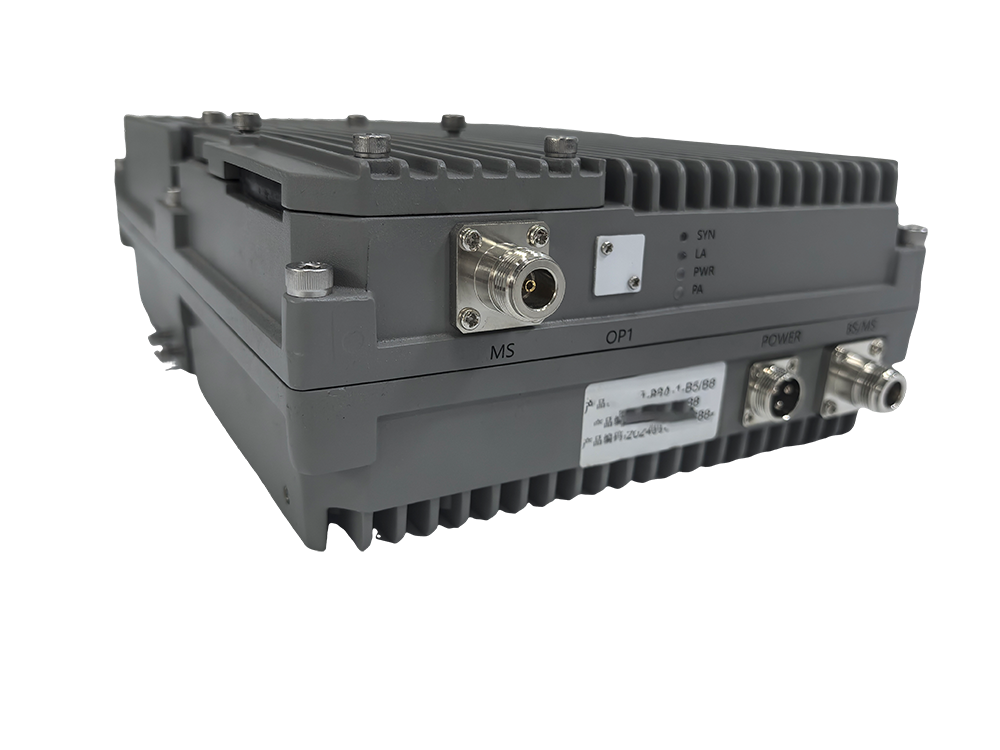  四会三频手机信号接收器2000㎡